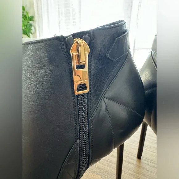 *SOLD* Burberry heel boots size 38 1/2 - Picture 3 of 5